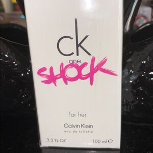 Calvin Klein CK One Shock Eau de Toilette for Her - White and Pink